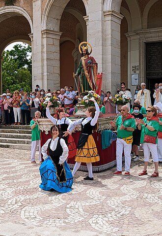 Bailes en honor a San Fernando en Aranjuez (Madrid)