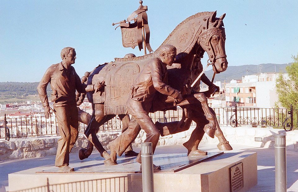 Escultura “A los caballos del vino” en Caravaca de la Cruz (Murcia)