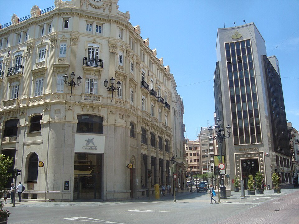 Vista urbana de la Puerta del Sol (Castellón de la Plana)