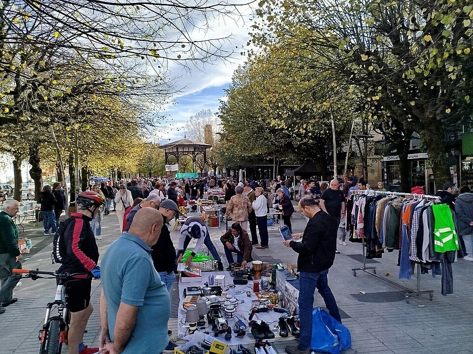 Bigarren eskuko azoka Zumardian, Errenteria