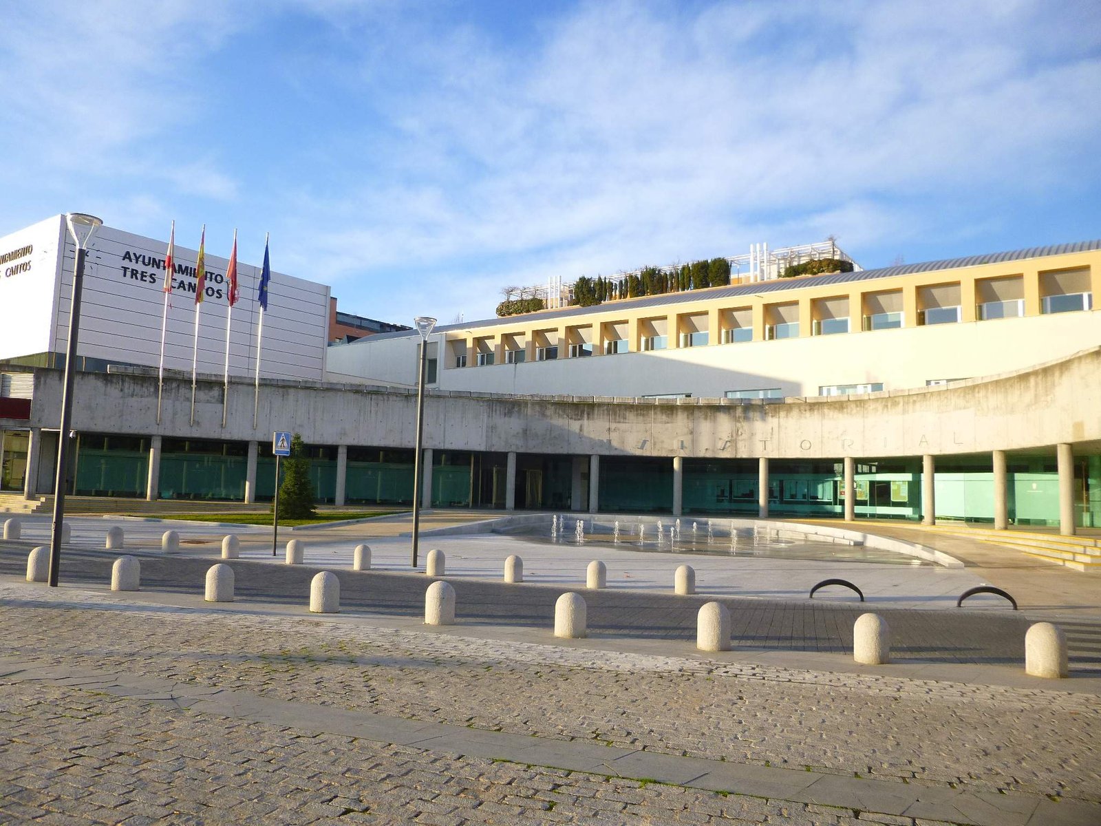 Fachada del Ayuntamiento de Tres Cantos, Comunidad de Madrid