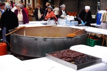 Feria de la Alubia y la Hortaliza en Casar de Periedo 5 Cocido montañés servido en la Feria de la Alubia de Casar de Periedo en 2010