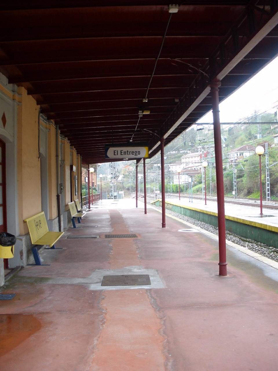 Fiesta de las Cebollas Rellenas 2 Estación de tren de El Entrego en Asturias