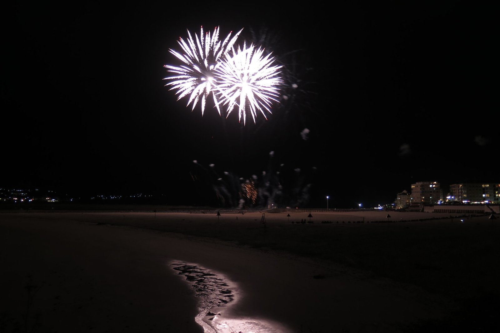 Fiestas de San Lorenzo (San Lourenzo) en Foz: programa 2026 1 Fuegos artificiales de San Lourenzo en Foz durante las fiestas de 2017