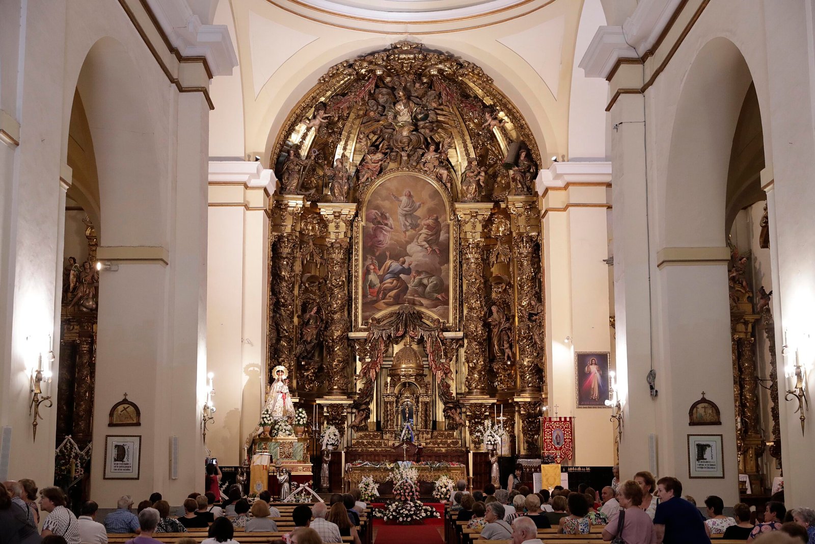 Iglesia de San Salvador de Leganés durante las fiestas de Nuestra Señora de Butarque