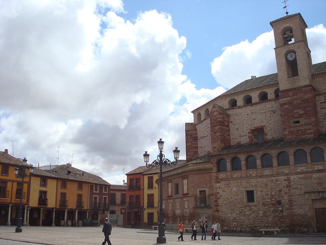 Semana de la Zarzuela 2026 en La Solana: programa y horarios 1 Iglesia de Santa Catalina en la Plaza Mayor de La Solana