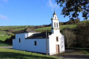 Iglesia parroquial de Cadavedo, localidad de La Regalina