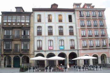 Plaza de España de Avilés, Asturias, centro histórico de la localidad