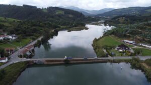 Puente del Cristo en Carasa, municipio de Voto, Cantabria; imagen del entorno, no del festejo