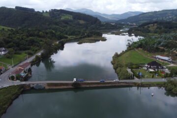 Puente del Cristo en Carasa, municipio de Voto, Cantabria; imagen del entorno, no del festejo