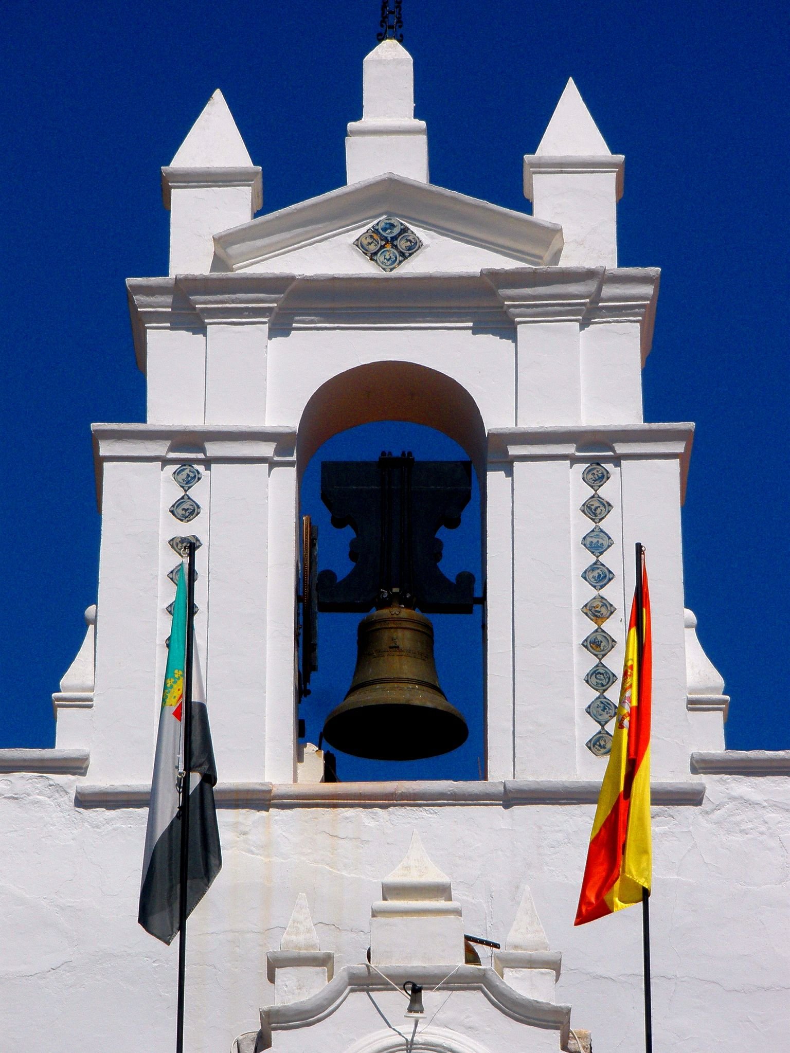 Exterior del santuario de la Virgen de la Piedad en Almendralejo