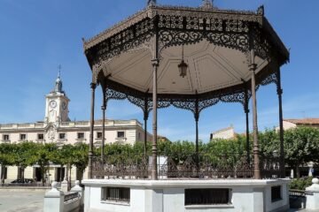 Templete en la Plaza de Cervantes de Alcalá de Henares