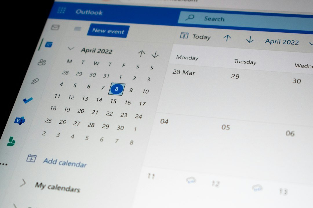 Cómo localizar el programa oficial de una fiesta y comprobar que es de este año 2 Calendario digital de fechas abierto en la pantalla de un ordenador