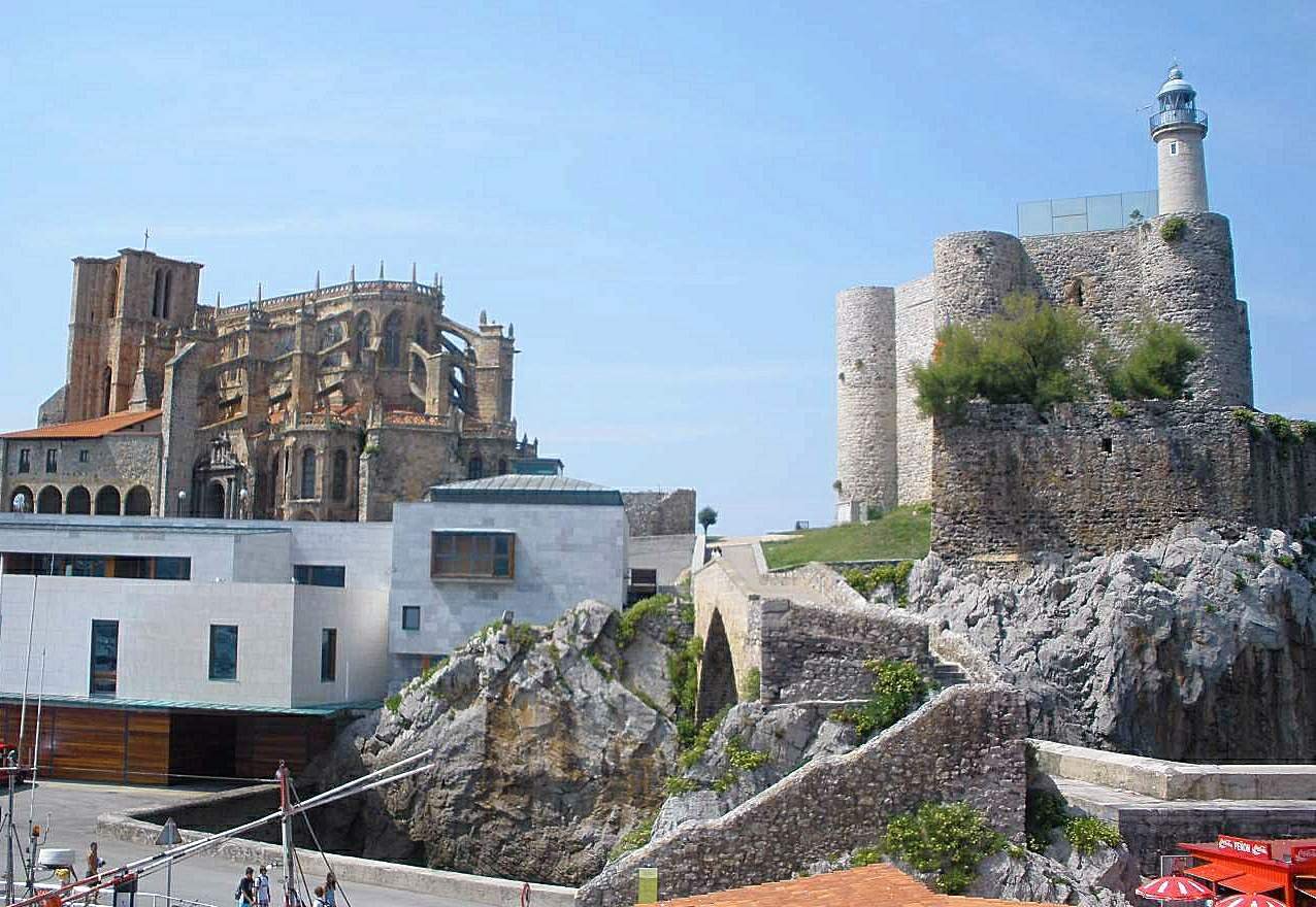 Iglesia de Santa María y Castillo-Faro de Castro Urdiales, Cantabria