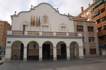 Fachada del Ayuntamiento de Cerdanyola del Vallès