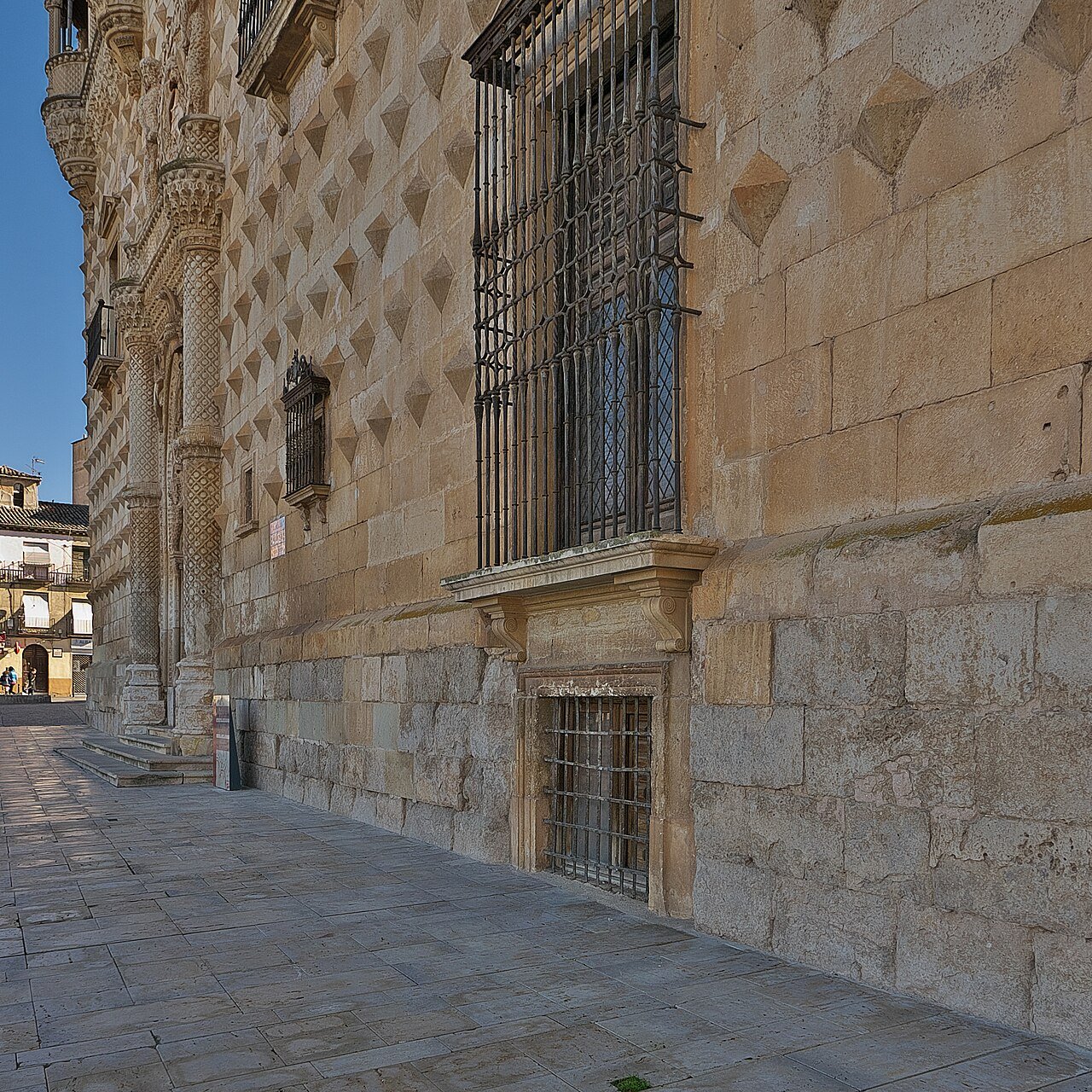 Detalle de la fachada del Palacio del Infantado de Guadalajara