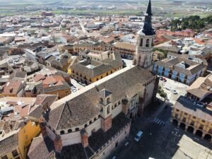 Iglesia de Santa Catalina de La Solana durante trabajos de rehabilitación en 2022