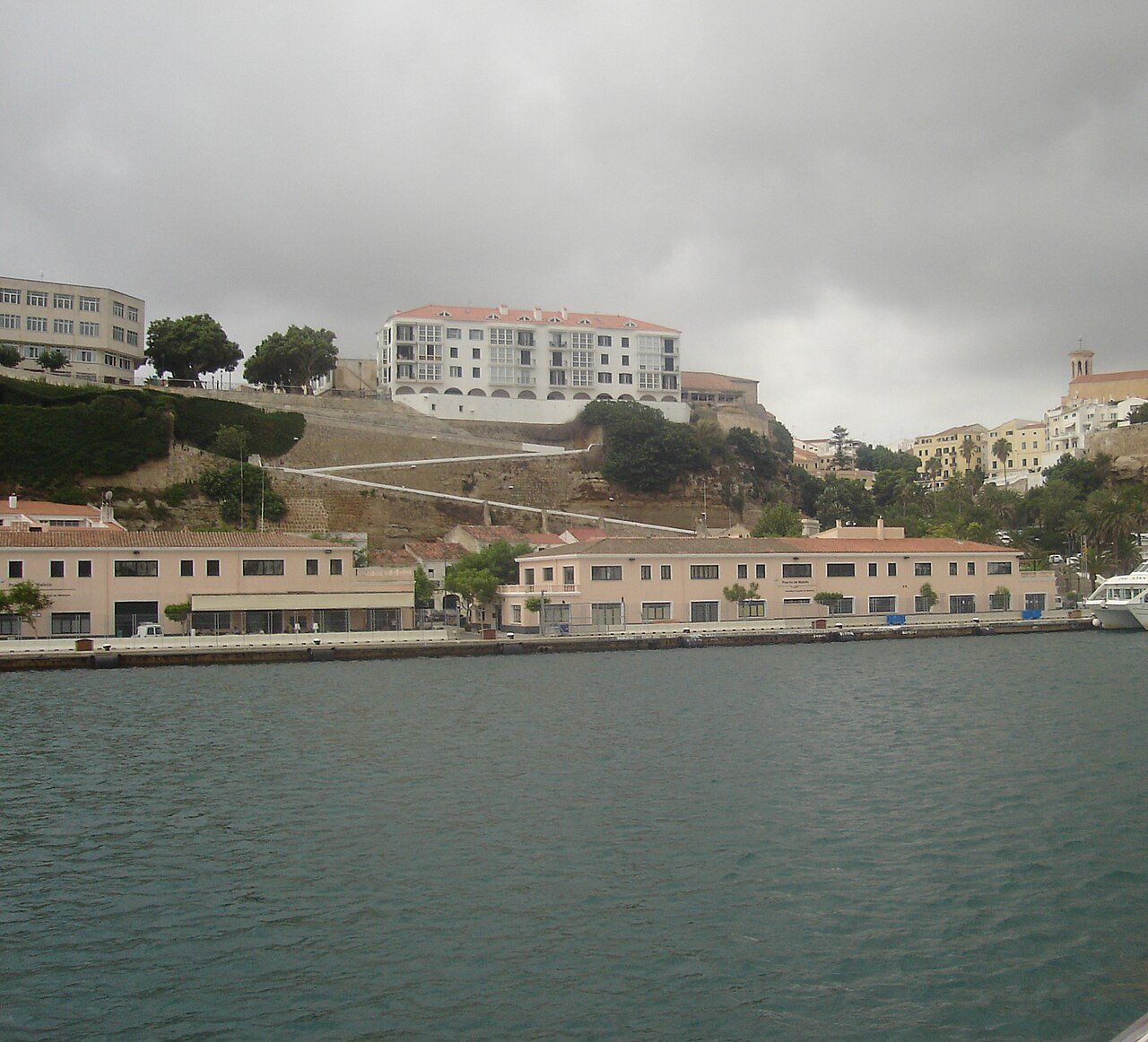 Puerto de Mahón en la isla de Menorca