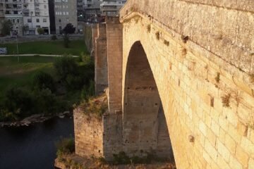 Fiesta de la castaña en Ourense 17 Puente Romano de Ourense sobre el río Miño