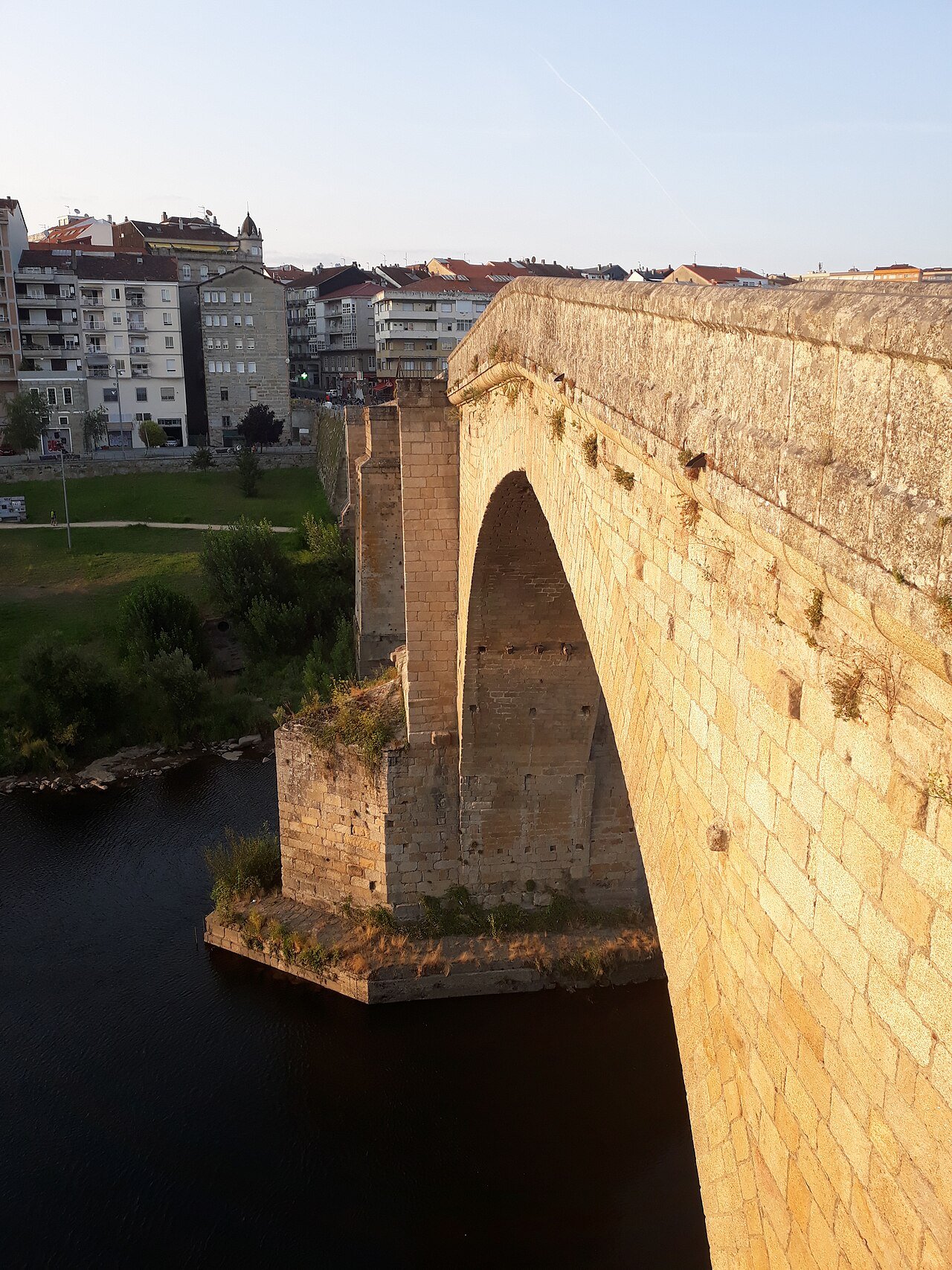 Puente Romano de Ourense sobre el río Miño