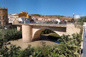 Puente de Piedra de Puente Genil sobre el río Genil
